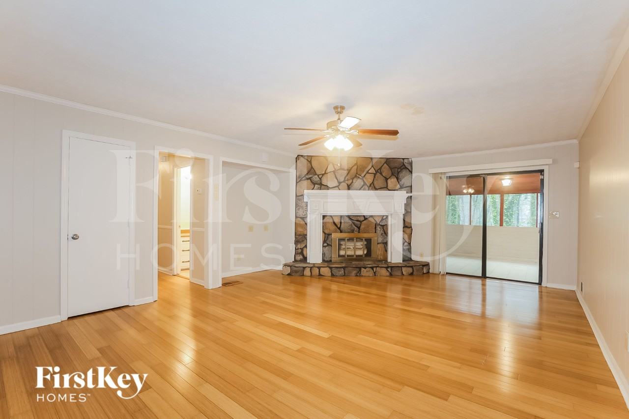 2937 Pebble Ln - Photo 2 of 15