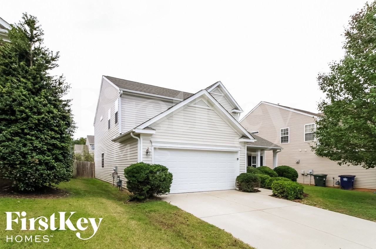 2592 Viola Ct - Photo 2 of 15