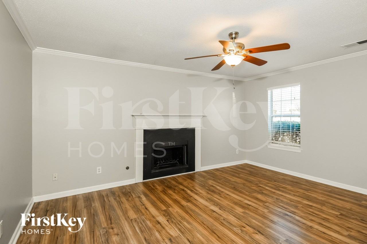 2212 Pixie Rose Ln - Photo 2 of 16