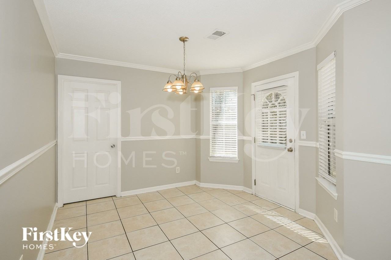 2212 Pixie Rose Ln - Photo 5 of 16