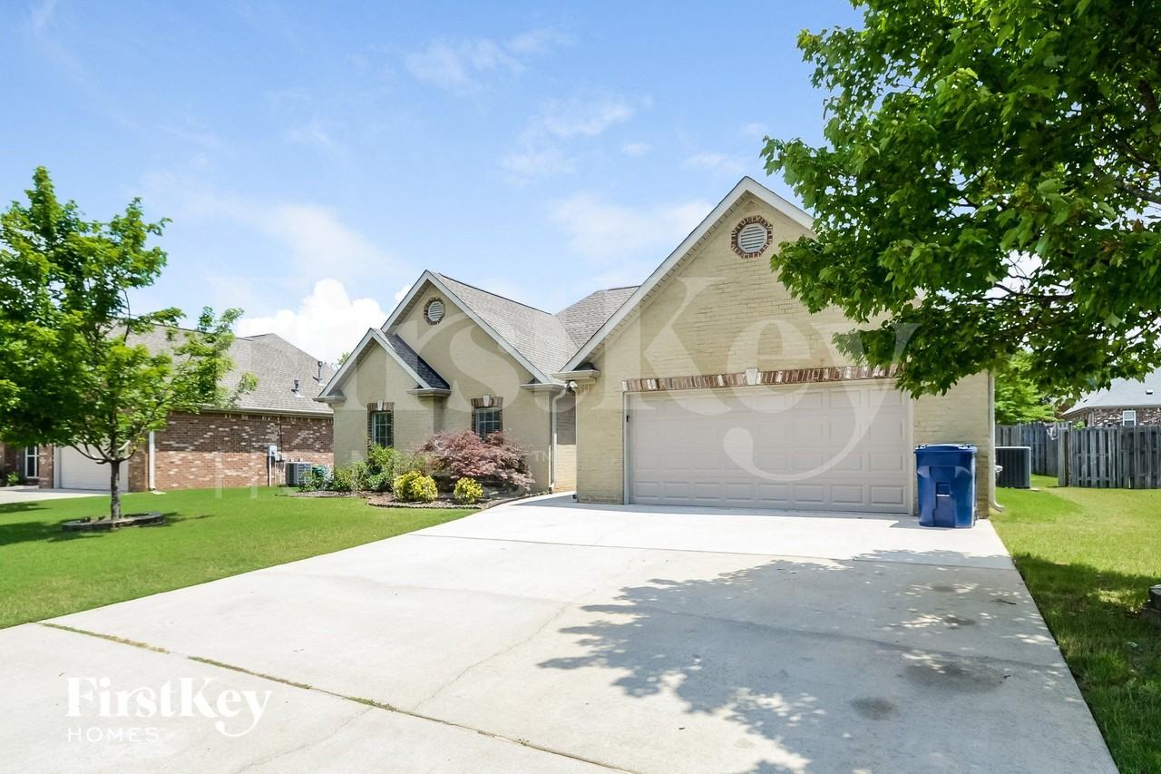 213 Queens Gate - Photo 2 of 15