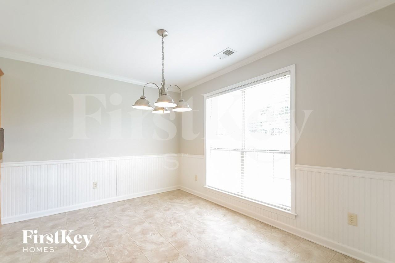 213 Queens Gate - Photo 5 of 15