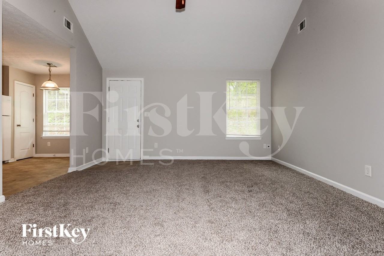 208 Cane Ave Se - Photo 2 of 15