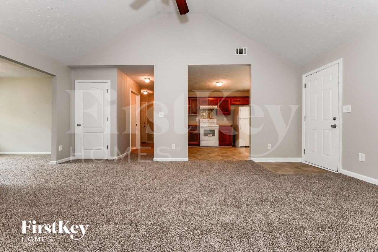 208 Cane Ave Se - Photo 3 of 15