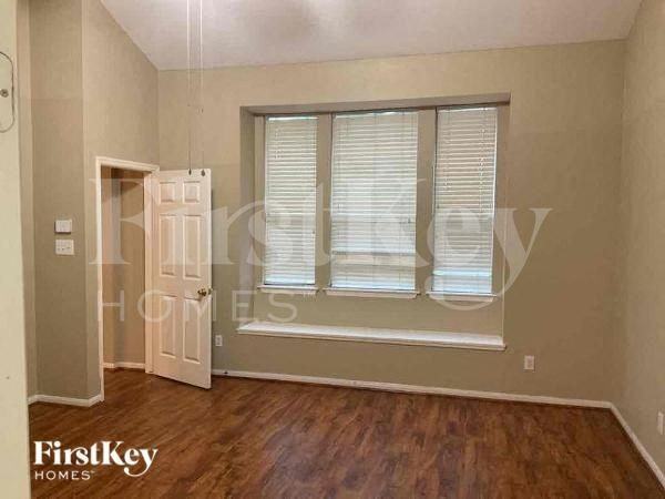 1714 Mustang Xing - Photo 7 of 10