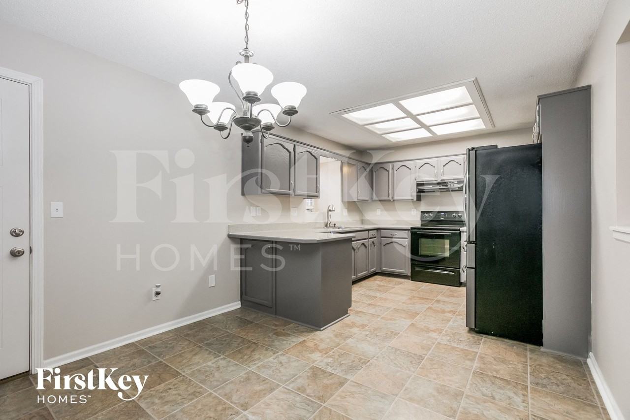 1709 Ne Auburn Dr - Photo 6 of 15