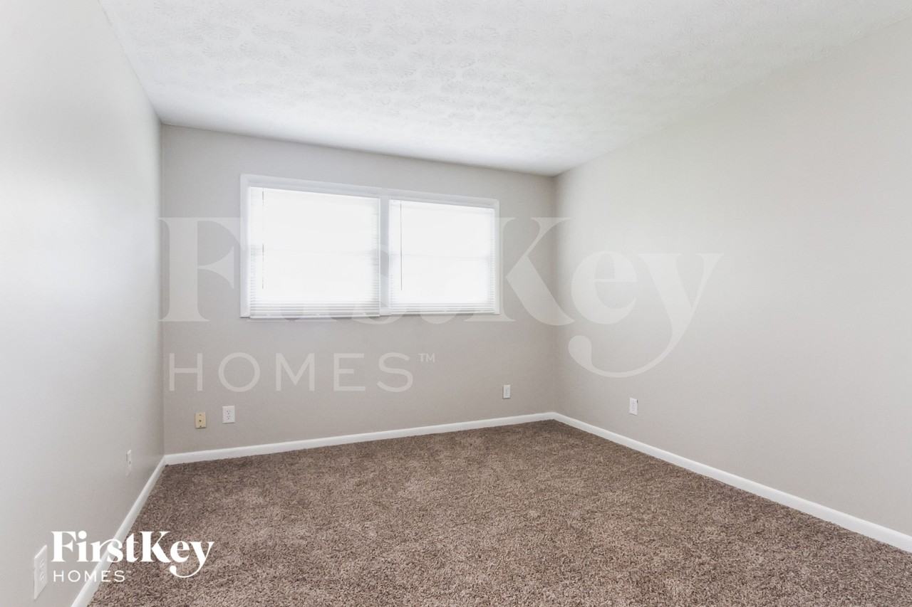 130 Circle Dr - Photo 7 of 15