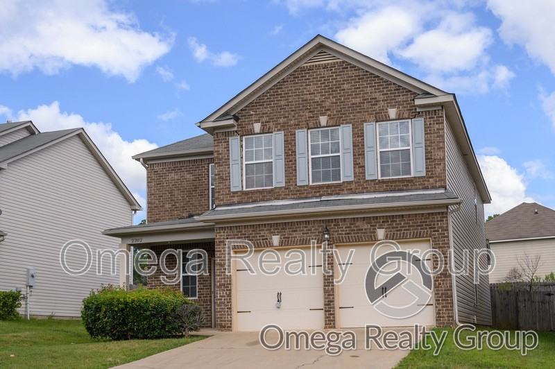 2202 Windy Ln - Photo 2 of 44