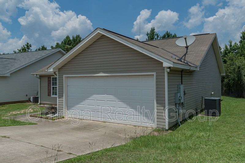 3550 Crescent Gardens Dr - Photo 4 of 36