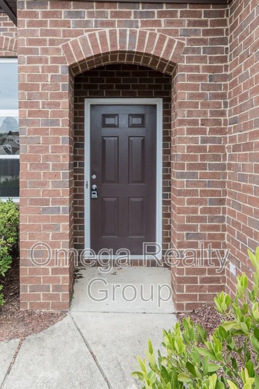 4474 Fairmont Dr - Photo 3 of 42