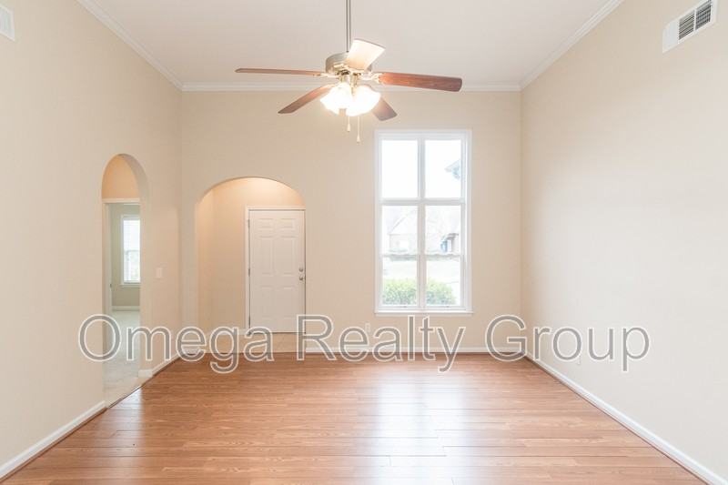 4474 Fairmont Dr - Photo 5 of 42