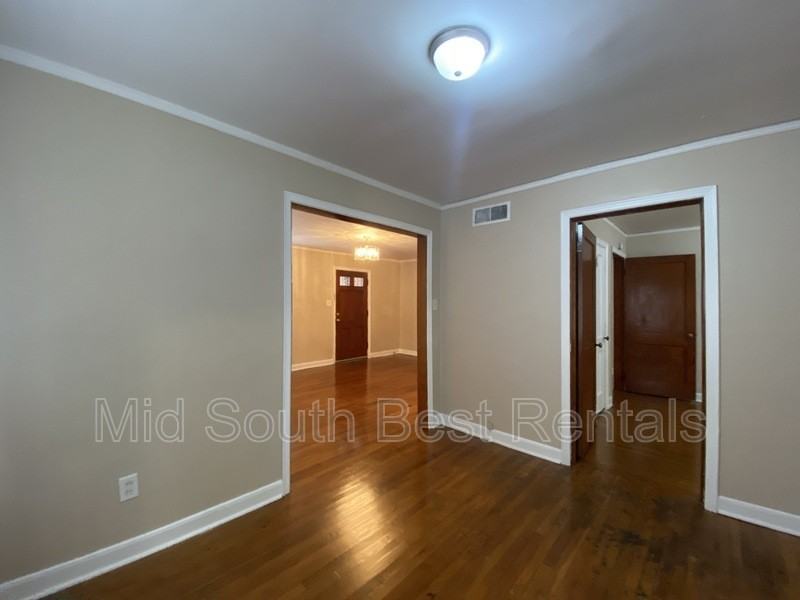3247 Kimball Ave - Photo 3 of 15