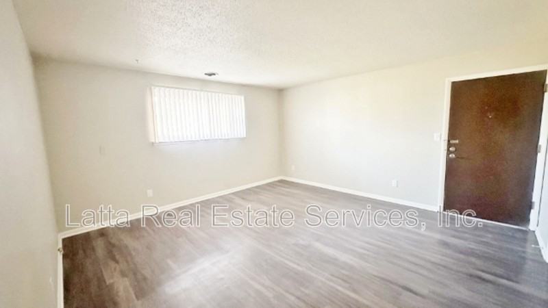 12401 E 40th St S #A - Photo 4 of 11