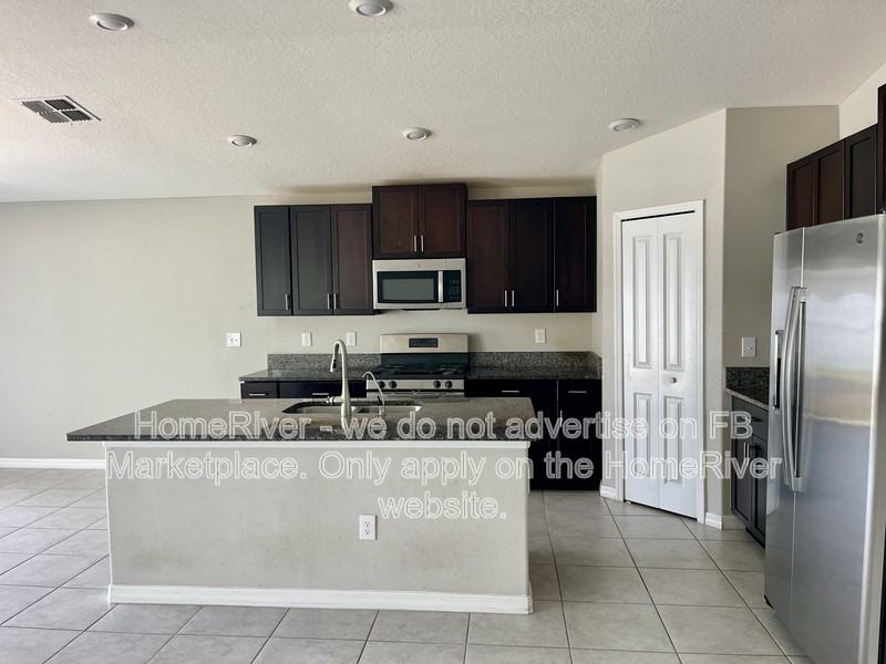 10321 Scarlett Skimmer Dr - Photo 4 of 15