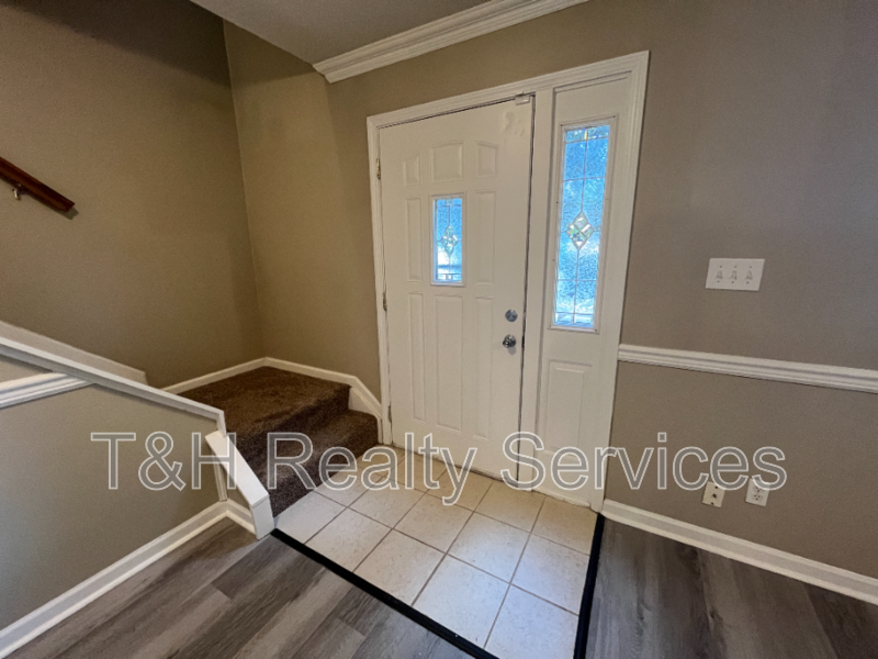 1090 Greenwood Park West Dr - Photo 2 of 25
