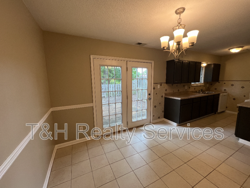 1090 Greenwood Park West Dr - Photo 3 of 25