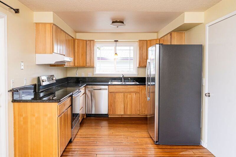 7415 Se Center St - Photo 2 of 19