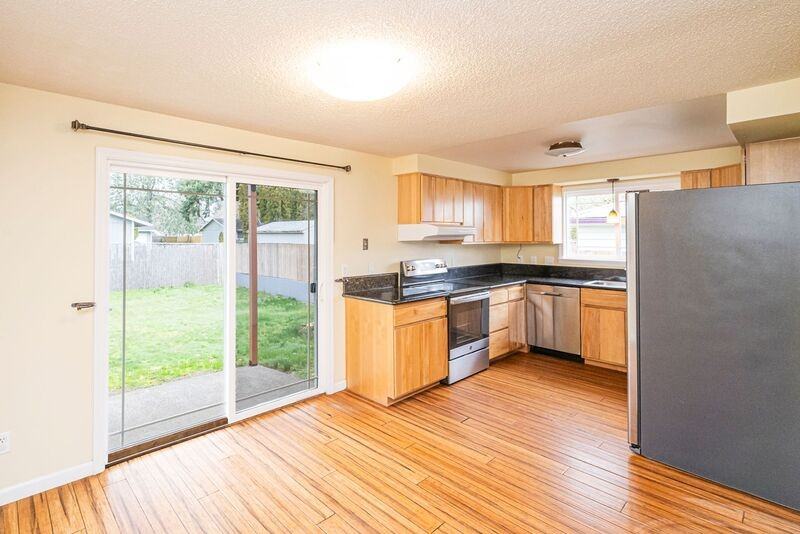 7415 Se Center St - Photo 3 of 19