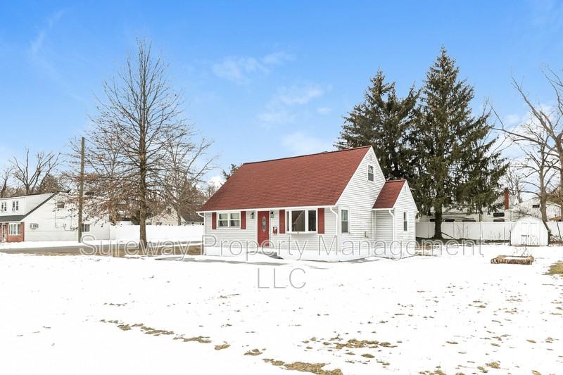 953 Terrace Blvd - Photo 2 of 15