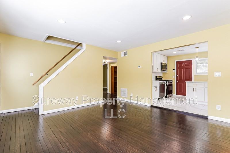 953 Terrace Blvd - Photo 5 of 15