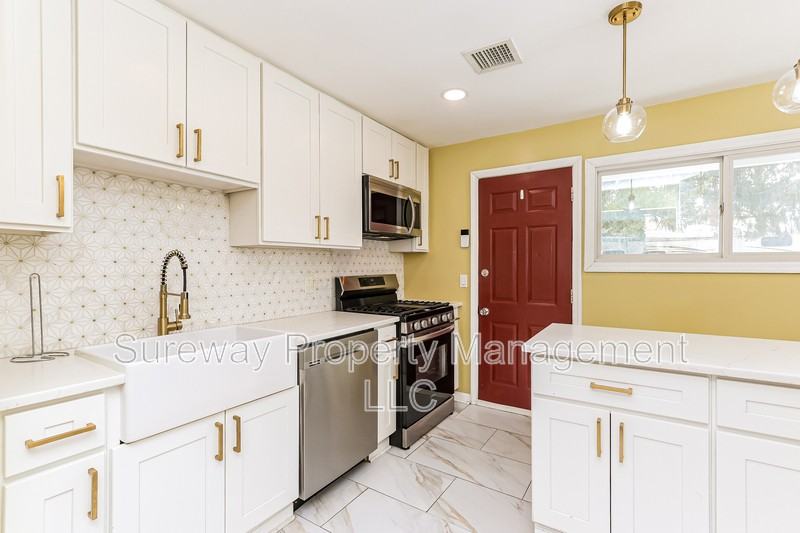 953 Terrace Blvd - Photo 7 of 15