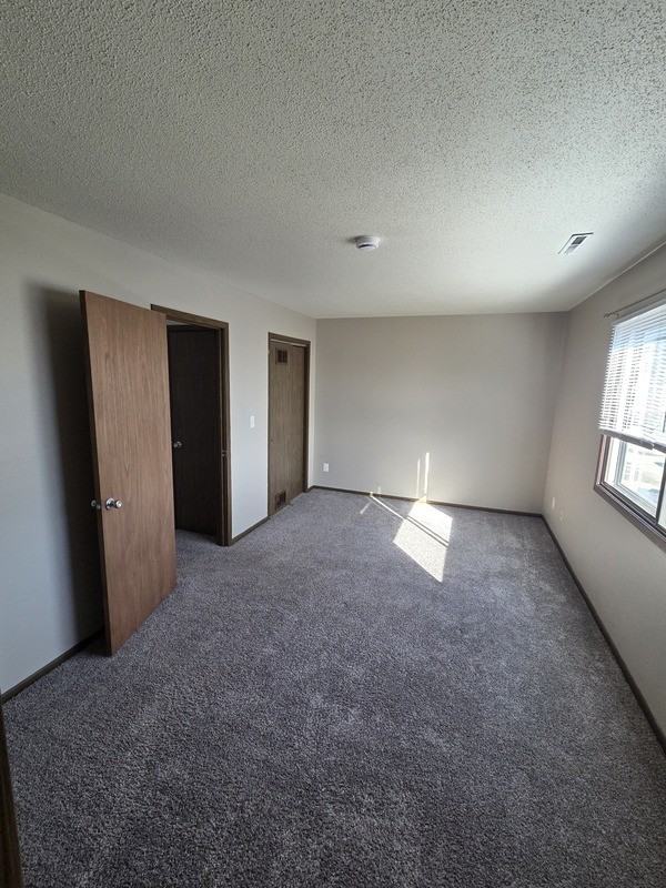 980 Eisenhower Rd #19 - Photo 7 of 9