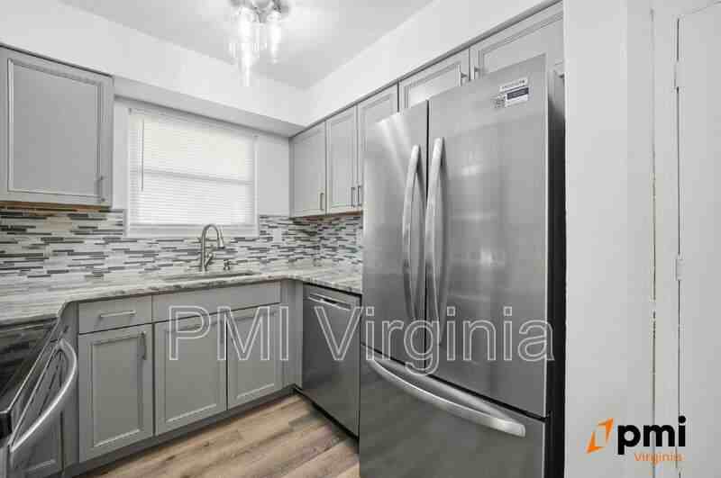 1143 Clear Springs Rd - Photo 2 of 29