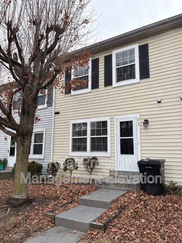 213 Kimberly Way - Photo 2 of 15