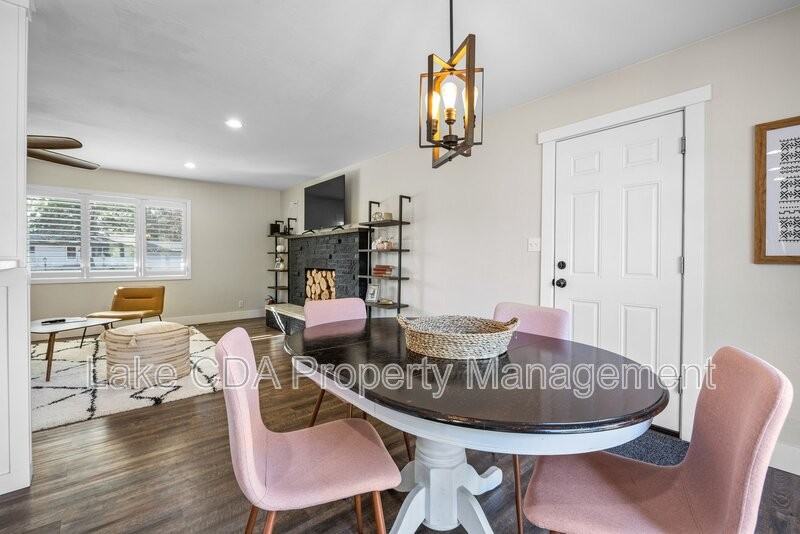 3870 N Honeysuckle Dr #A - Photo 4 of 50