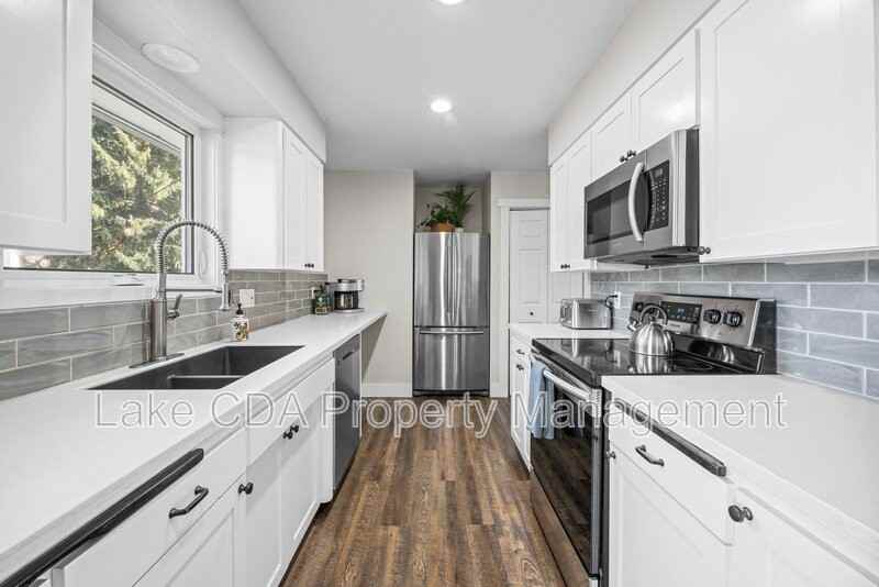 3870 N Honeysuckle Dr #A - Photo 5 of 50