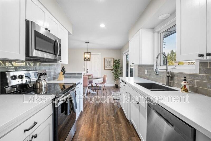 3870 N Honeysuckle Dr #A - Photo 7 of 50