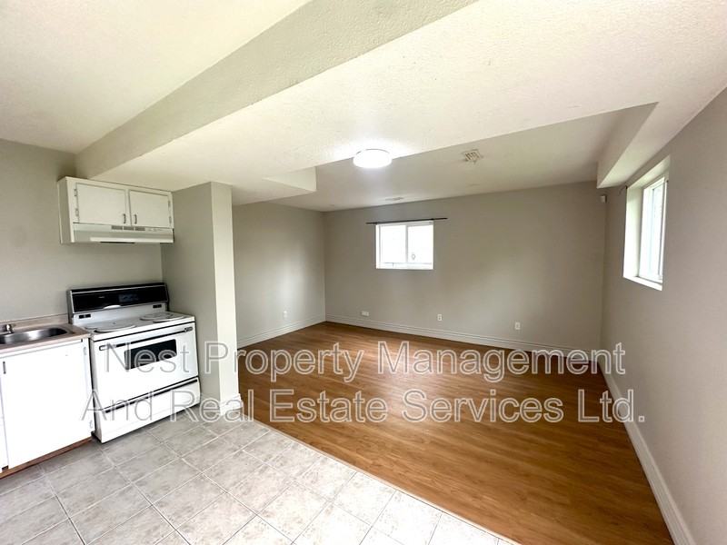 2138 Upland St #B - Photo 2 of 10