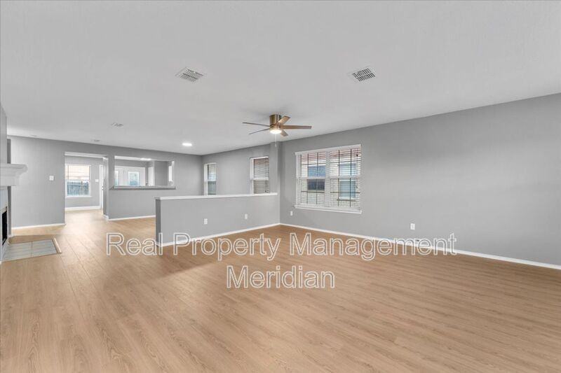 7802 Calgary Ln - Photo 3 of 20