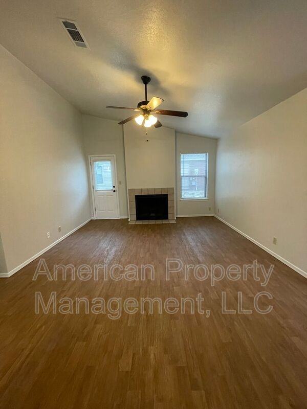 13137 E 44th St - Photo 3 of 27