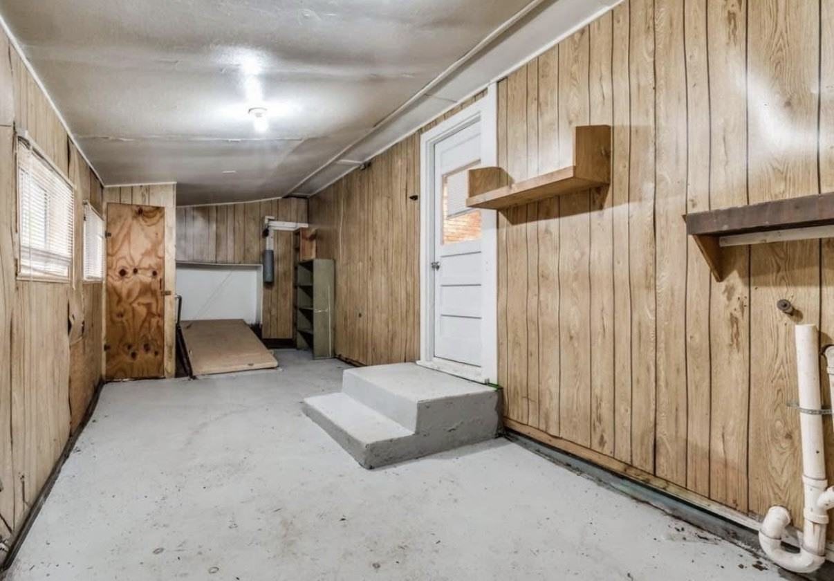 1137 Sw 49th St #1137SW49th - Photo 4 of 5