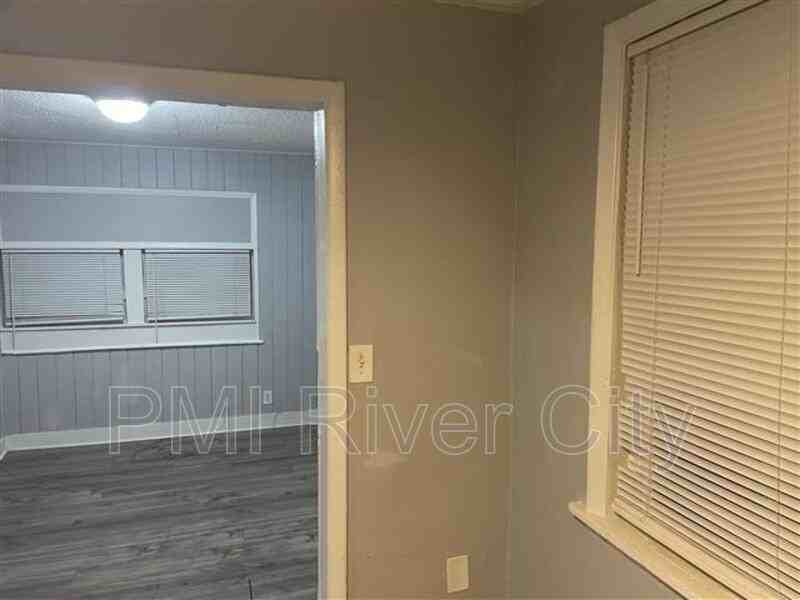 1331 W 25th St - Photo 6 of 14