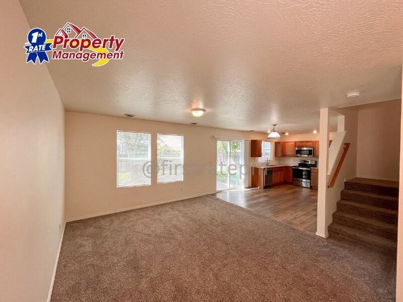 1141 N Dove Ave - Photo 3 of 25