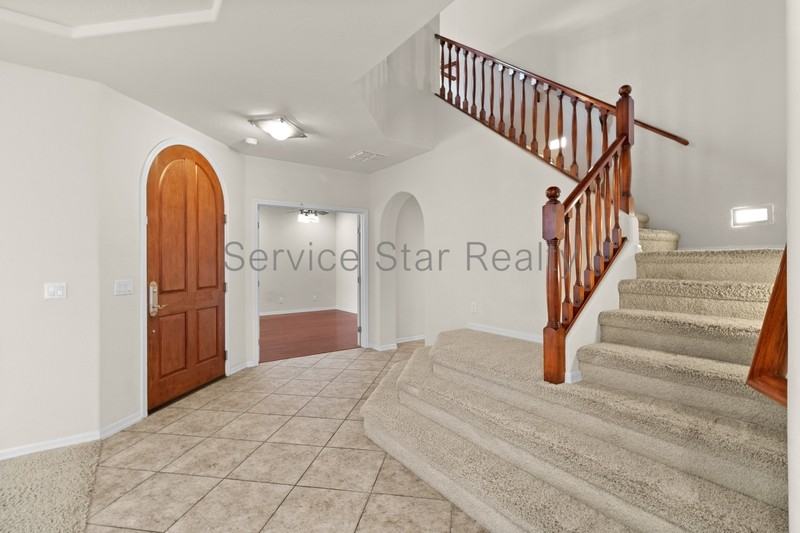 3724 E Robin Ln - Photo 4 of 34