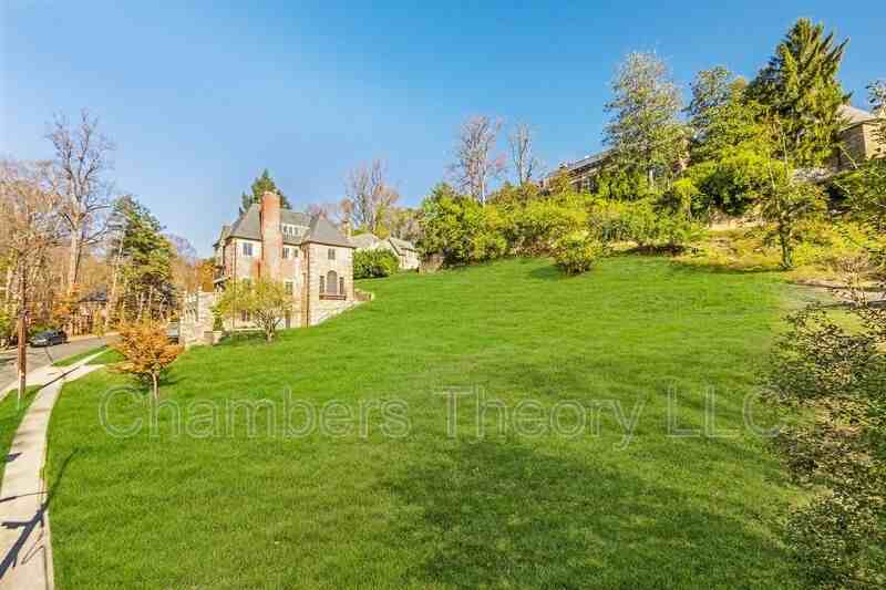 2701 32nd St Nw - Photo 3 of 18