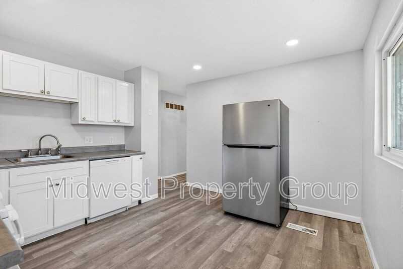 1540 Aspen Dr - Photo 4 of 31