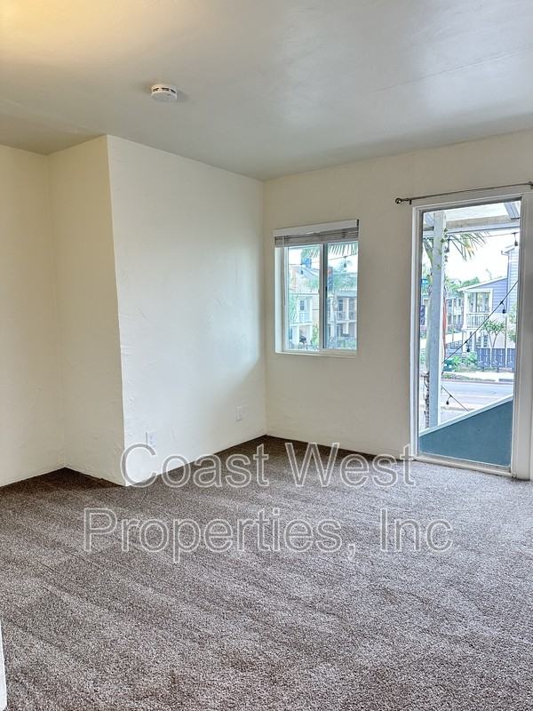3288 Mission Blvd - Photo 2 of 13