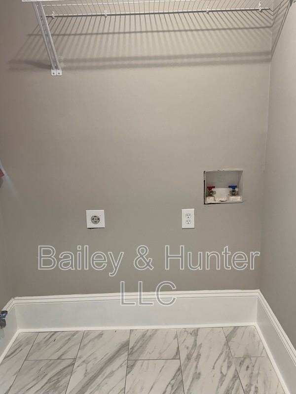 1385 Hartford Ave Sw - Photo 7 of 15