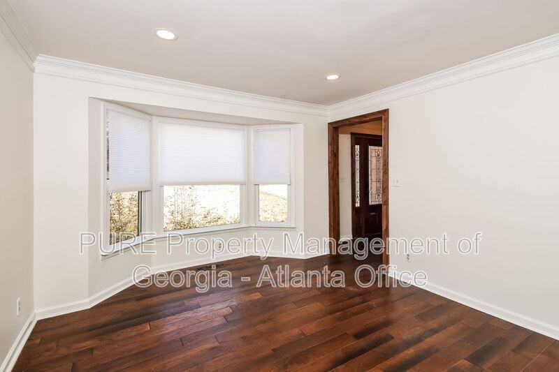 4271 Edgewater Dr Nw - Photo 4 of 20