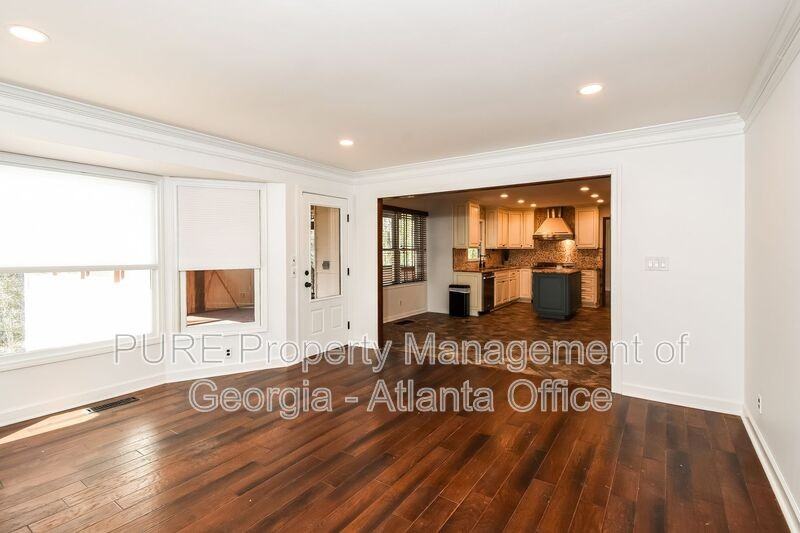 4271 Edgewater Dr Nw - Photo 5 of 20