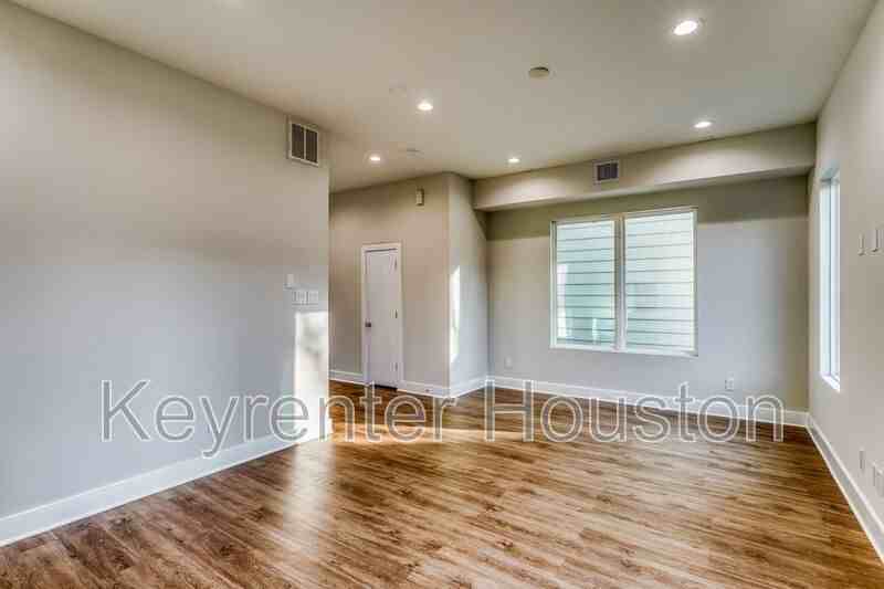 833 Dorchester St #B - Photo 3 of 15