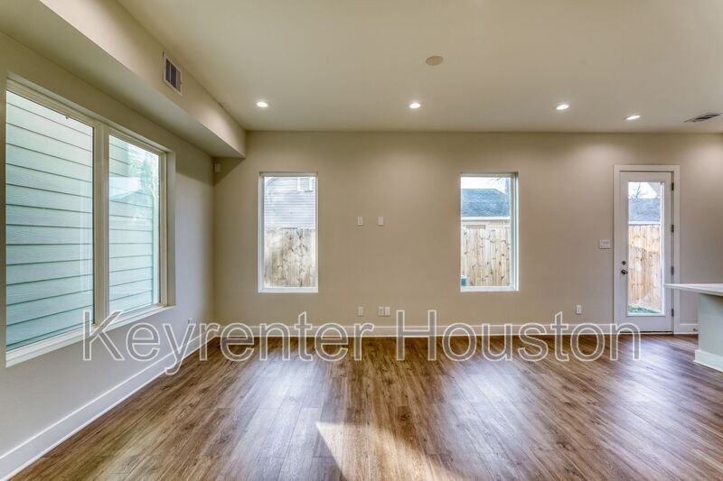 833 Dorchester St #B - Photo 4 of 15