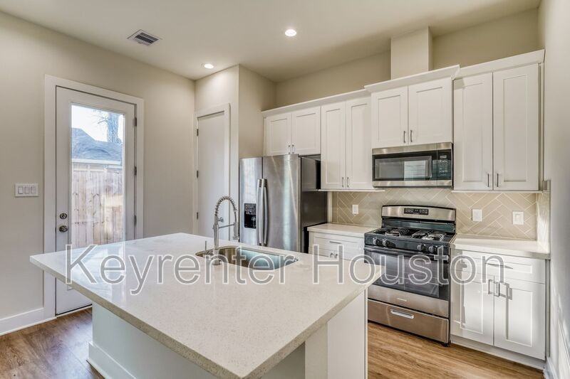 833 Dorchester St #B - Photo 7 of 15