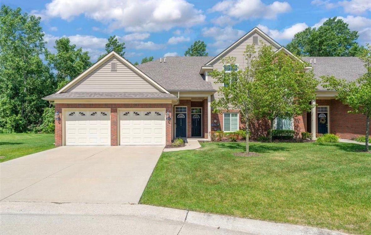 14353 Shadywood Dr - Photo 2 of 18