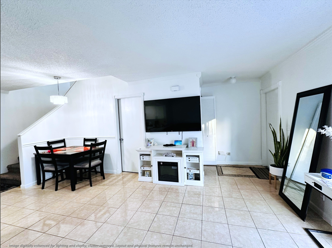 130 Cypress Way W - Photo 2 of 10