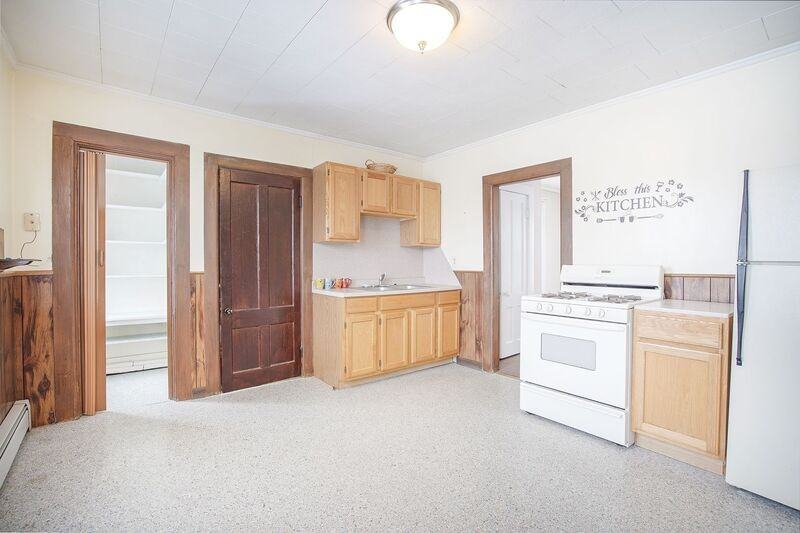 13 1/2 Weston St #2 - Photo 2 of 10